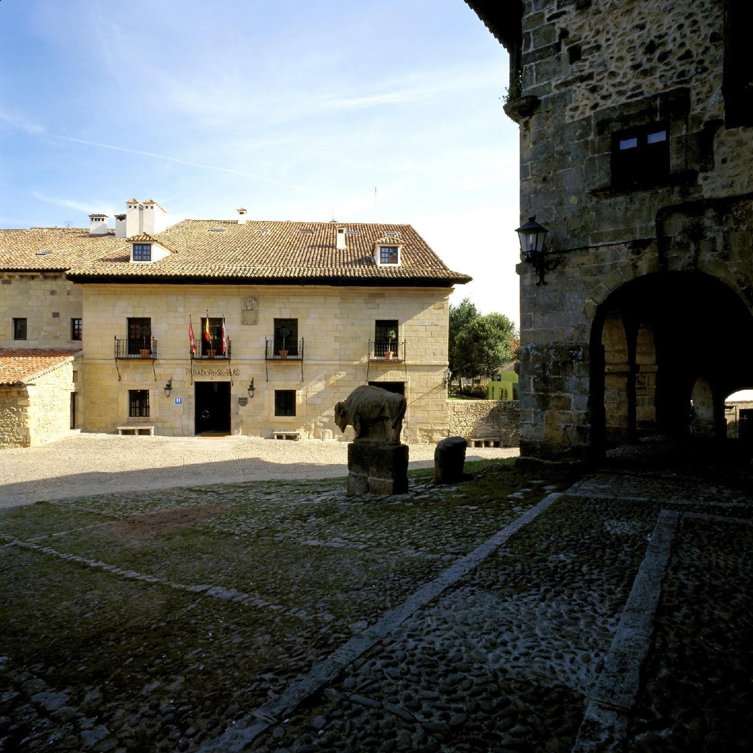 Hotel Parador De Santillana Gil Blas Santillana del Mar Exterior foto