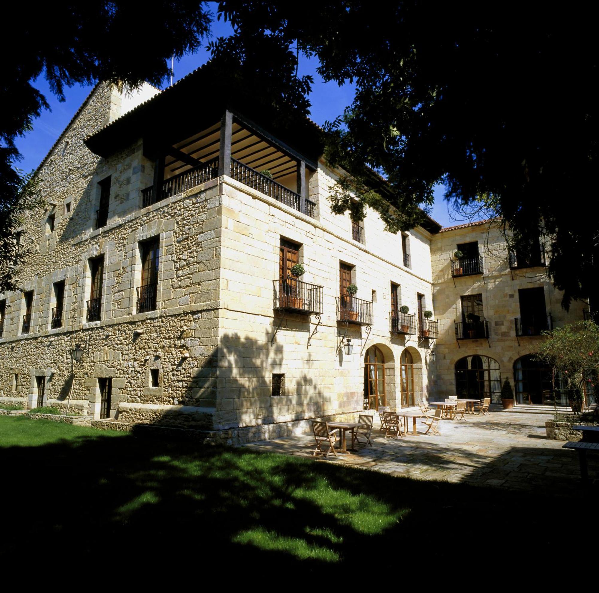 Hotel Parador De Santillana Gil Blas Santillana del Mar Exterior foto