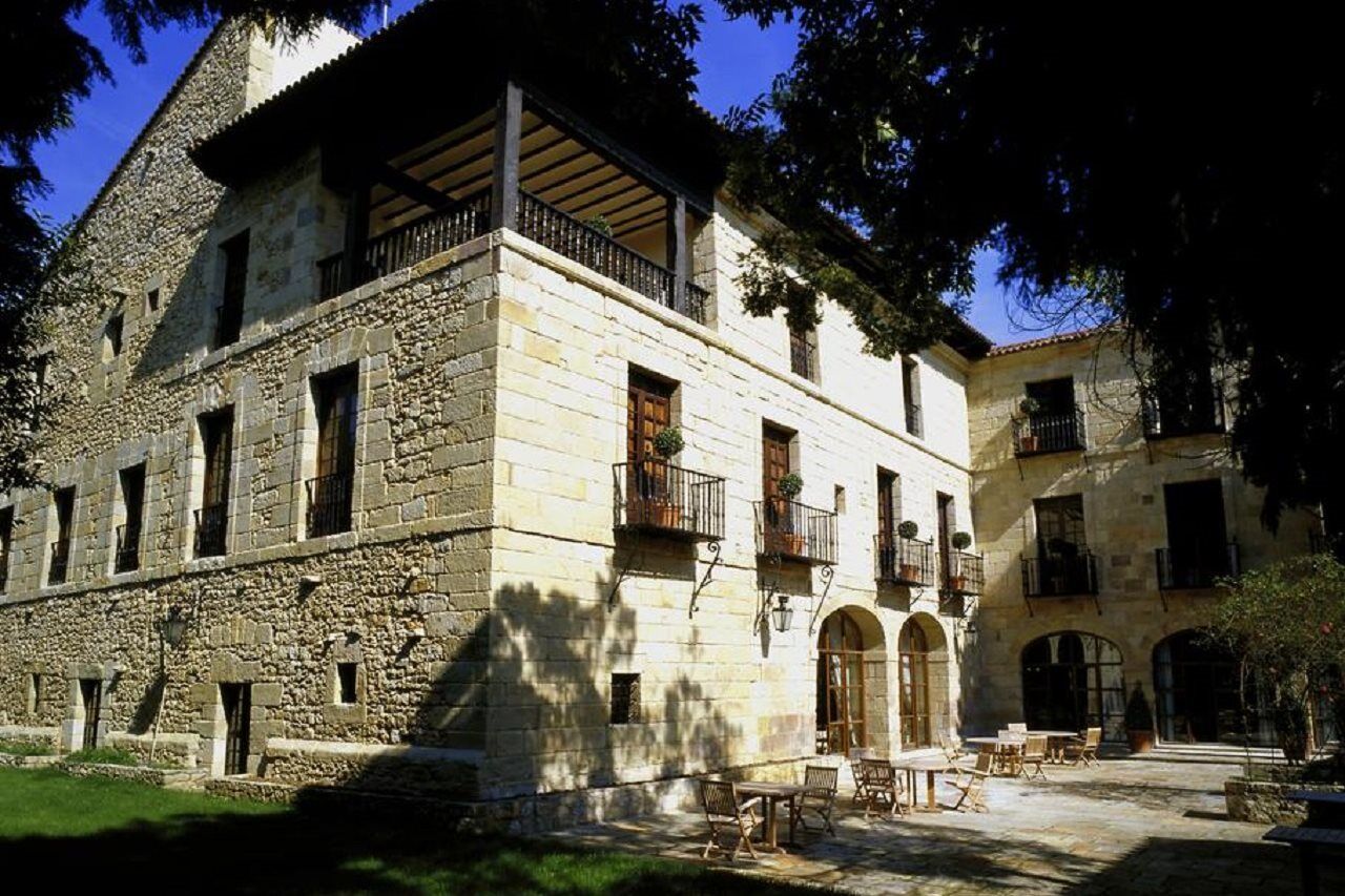 Hotel Parador De Santillana Gil Blas Santillana del Mar Exterior foto